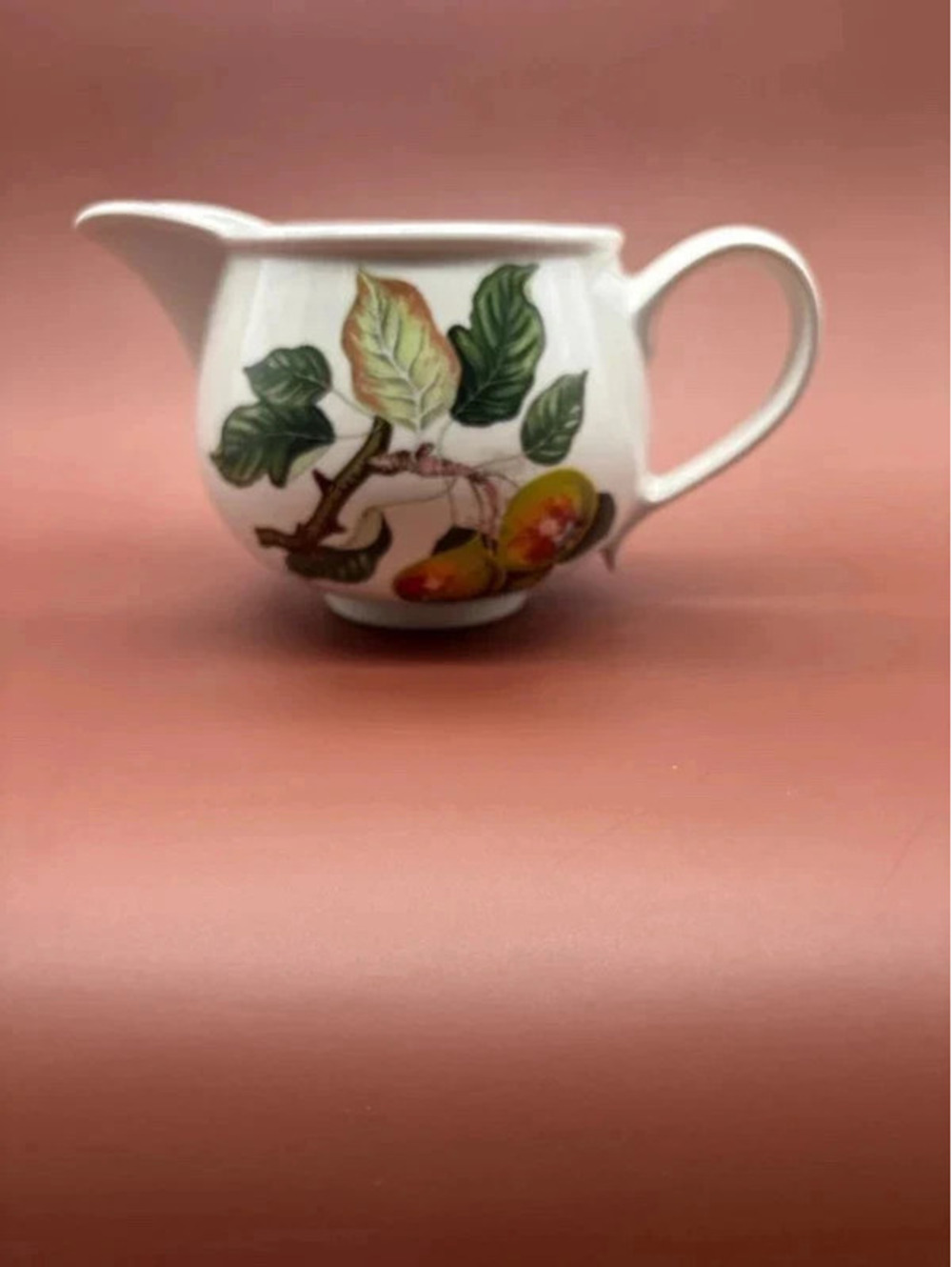 Portmeirion Pomona Gravy boat featured The Teinton Squash Pear.